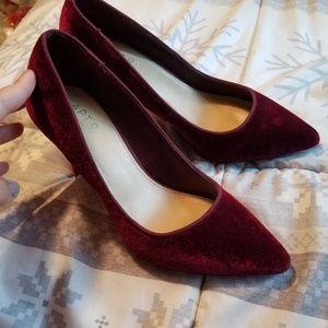 🚫SOLD🚫Magenta Apt.9 heels
